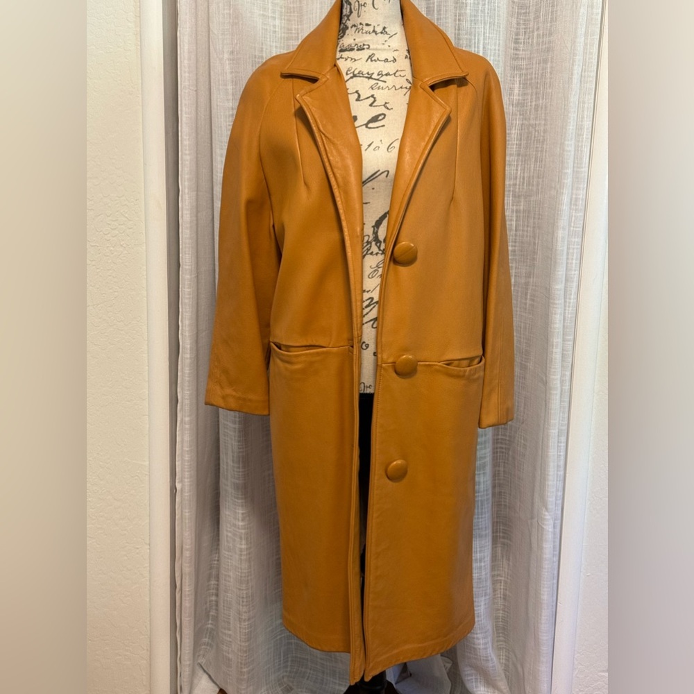 Vintage leather coat in light caramel size M